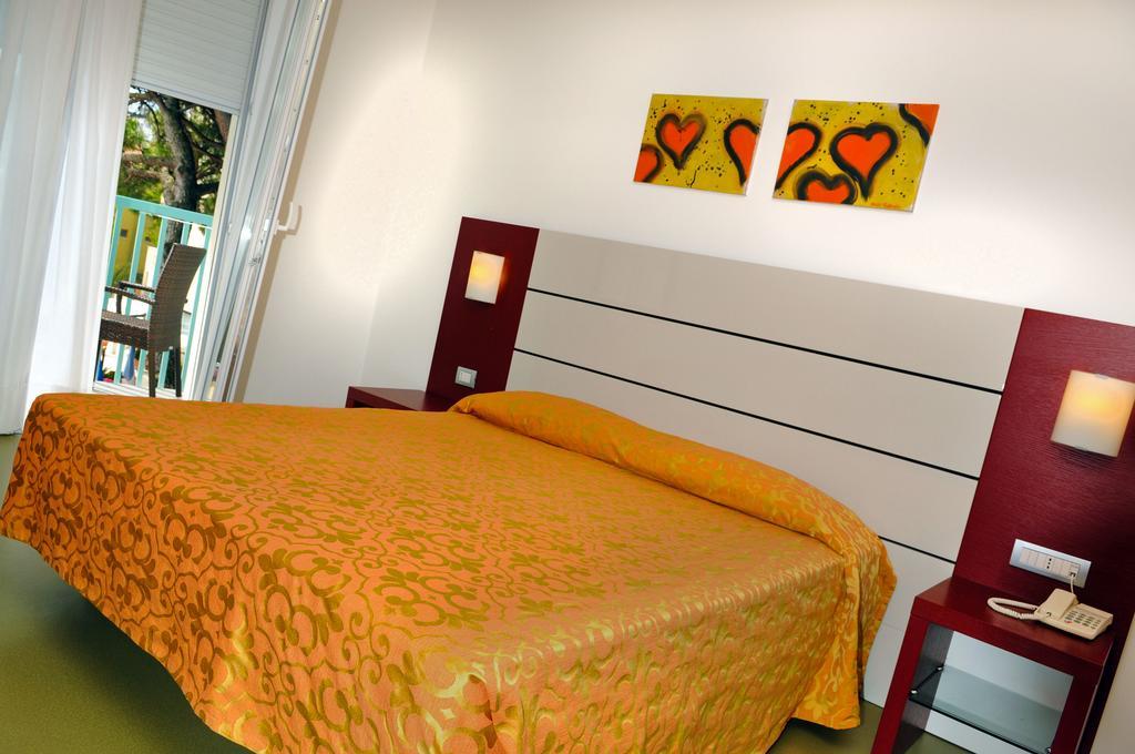 Hotel Raffaello Caorle Exteriér fotografie
