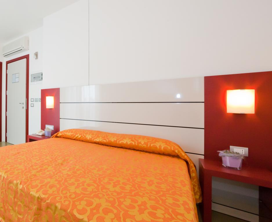 Hotel Raffaello Caorle Exteriér fotografie